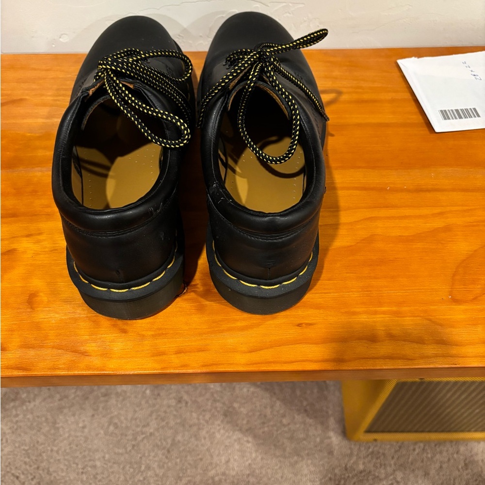 Men’s size 9 Doc Dr. Martens in really nice condition - Picture 3 of 7